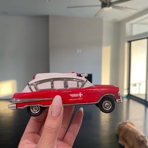 Department 56: 1957 ambulance